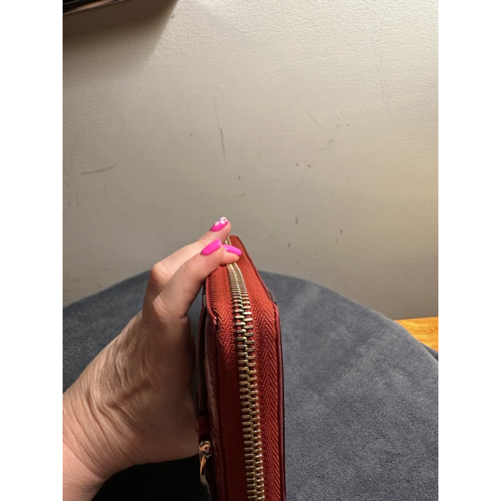 Gucci Red Patent Leather Long Zip Wallet w/ Horsebit Detail - Picture 11 of 16
